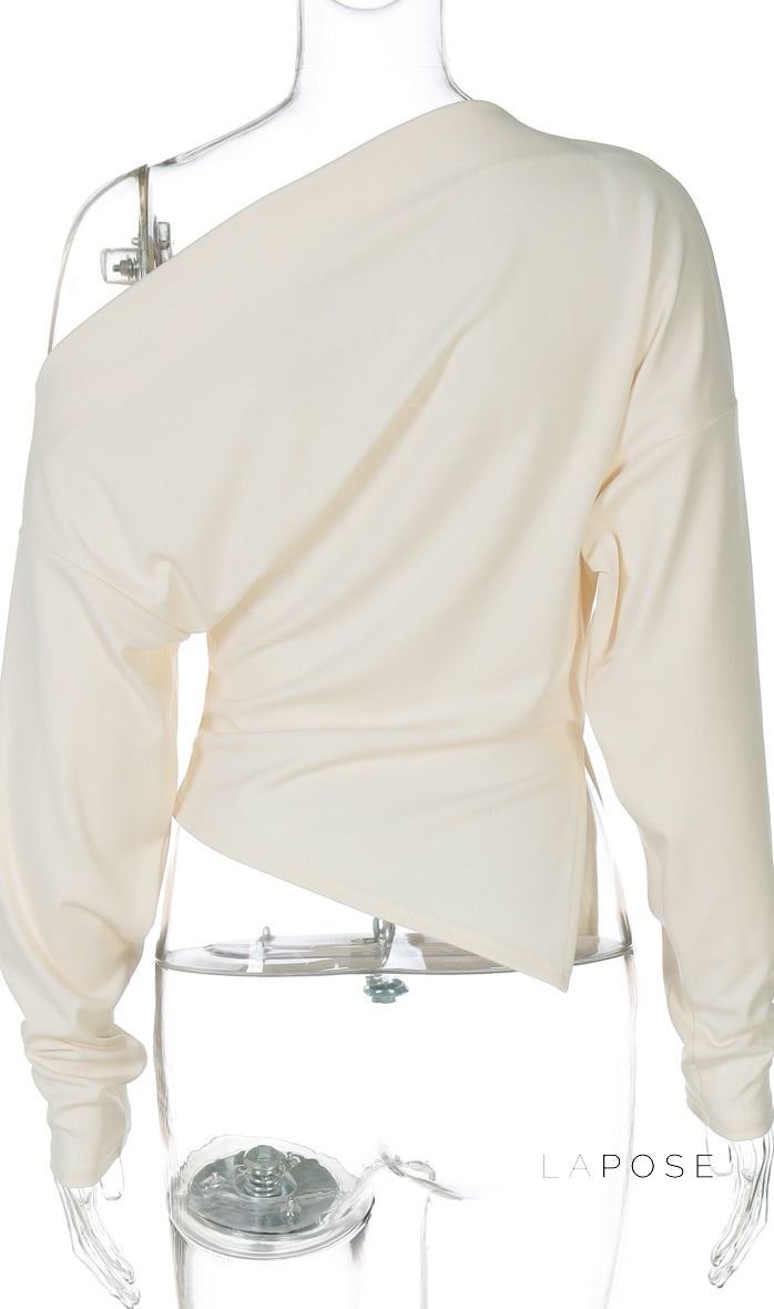Beautifully Finished Top in a Timeless Design