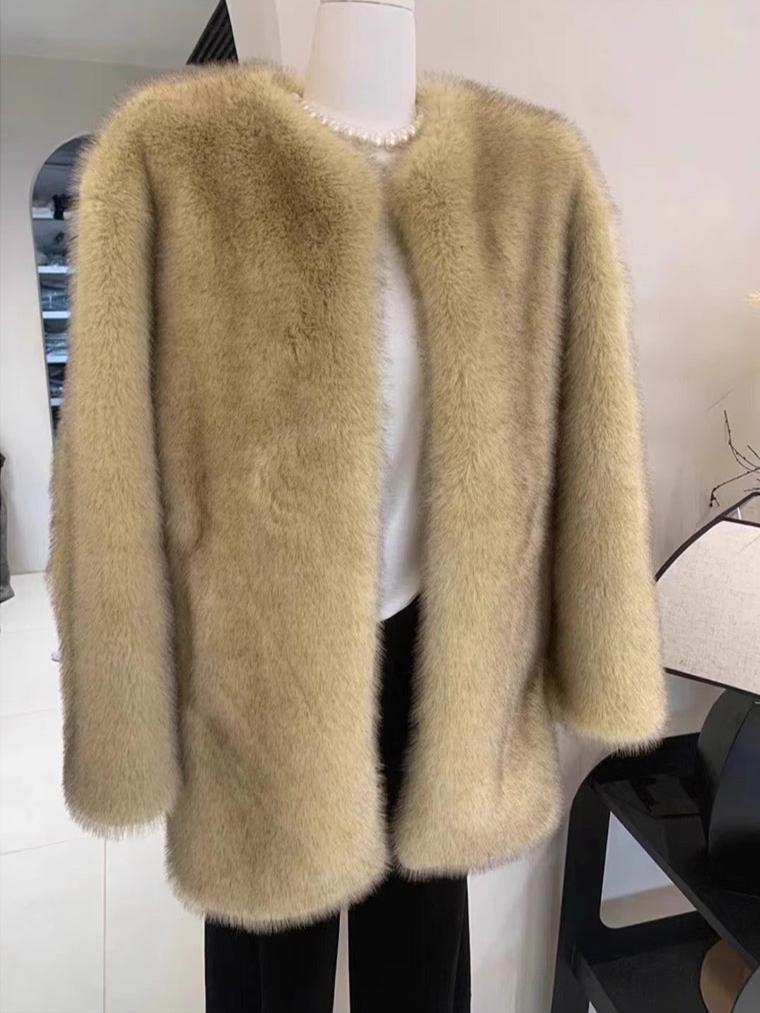 Polished Coat with an Effortless Classic Look