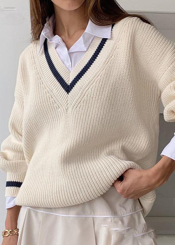 Well Tailored Sweater with a Graceful Silhouette