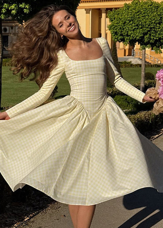 Effortlessly Elegant Dress with a Timeless Design