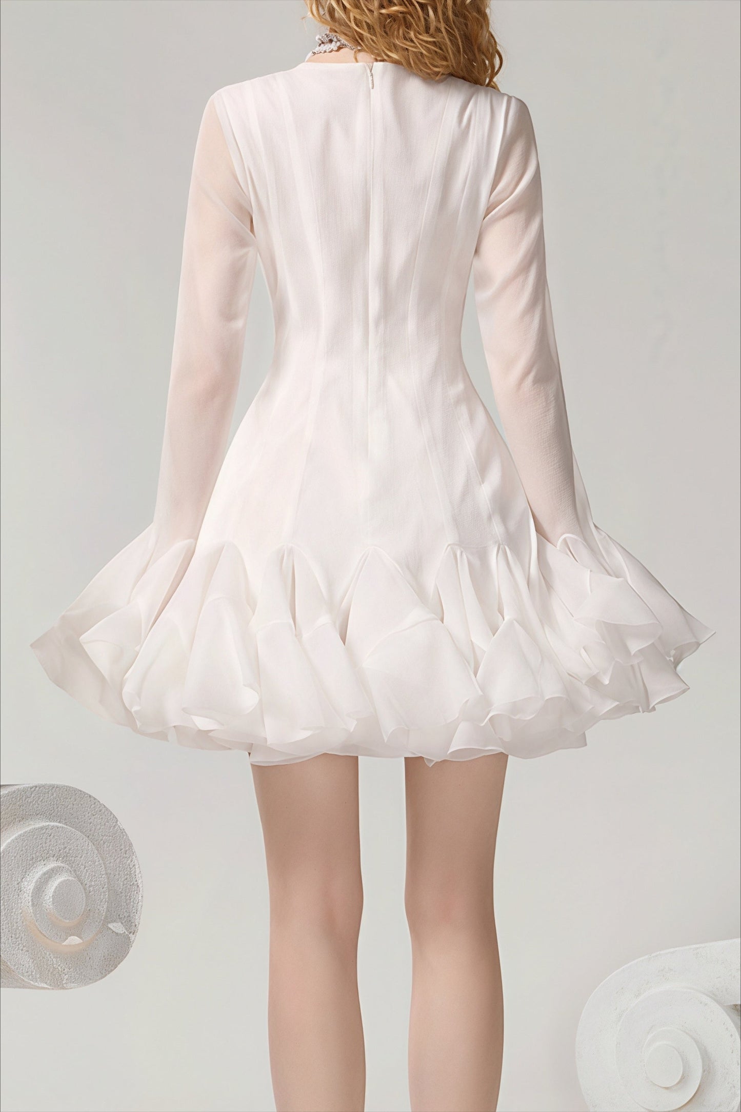 Well Tailored Dress with a Graceful Silhouette