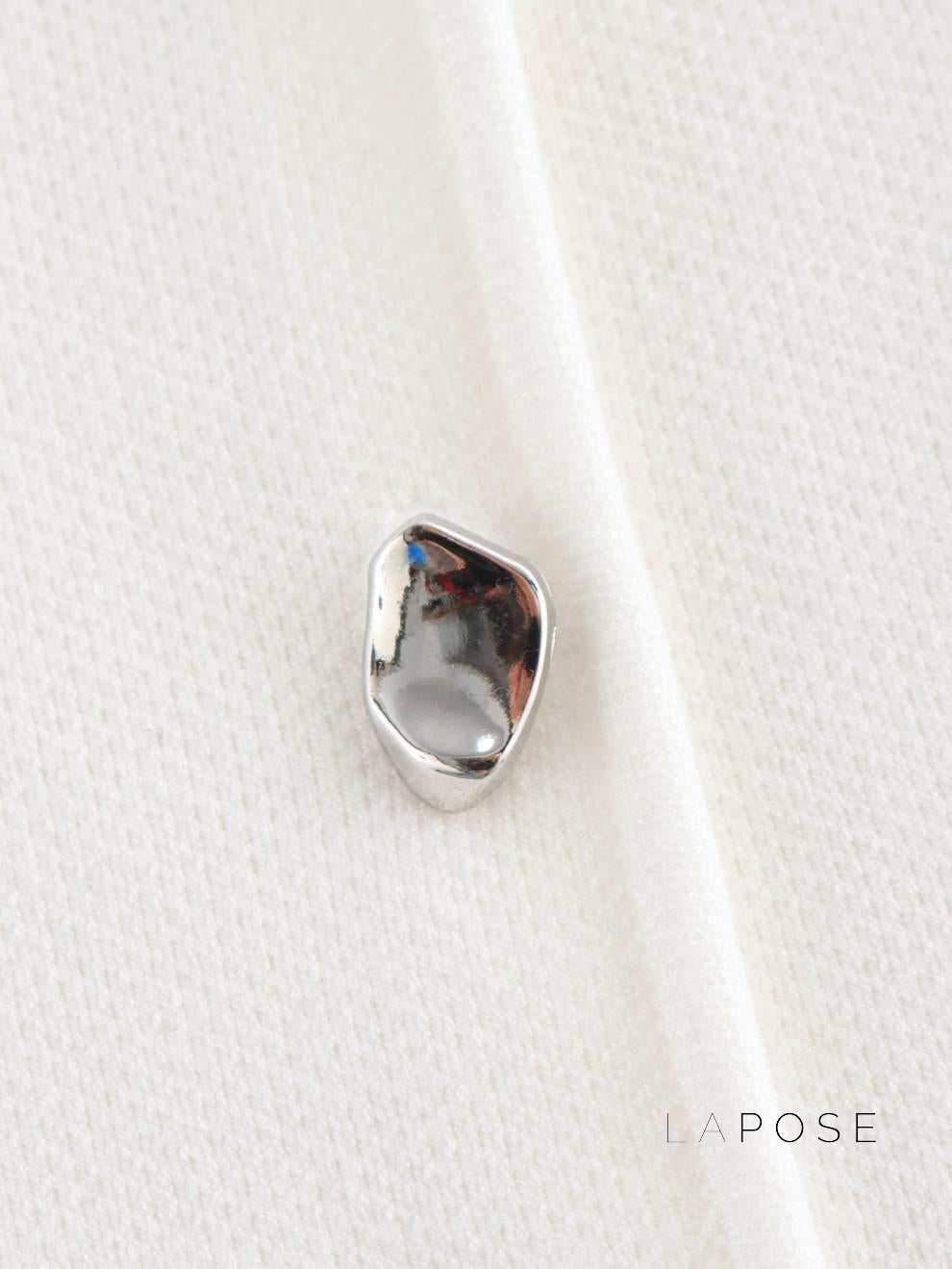 Effortlessly Elegant Garment with a Timeless Design