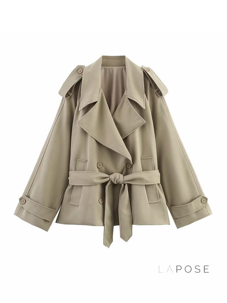 Well Tailored Jacket with a Graceful Silhouette
