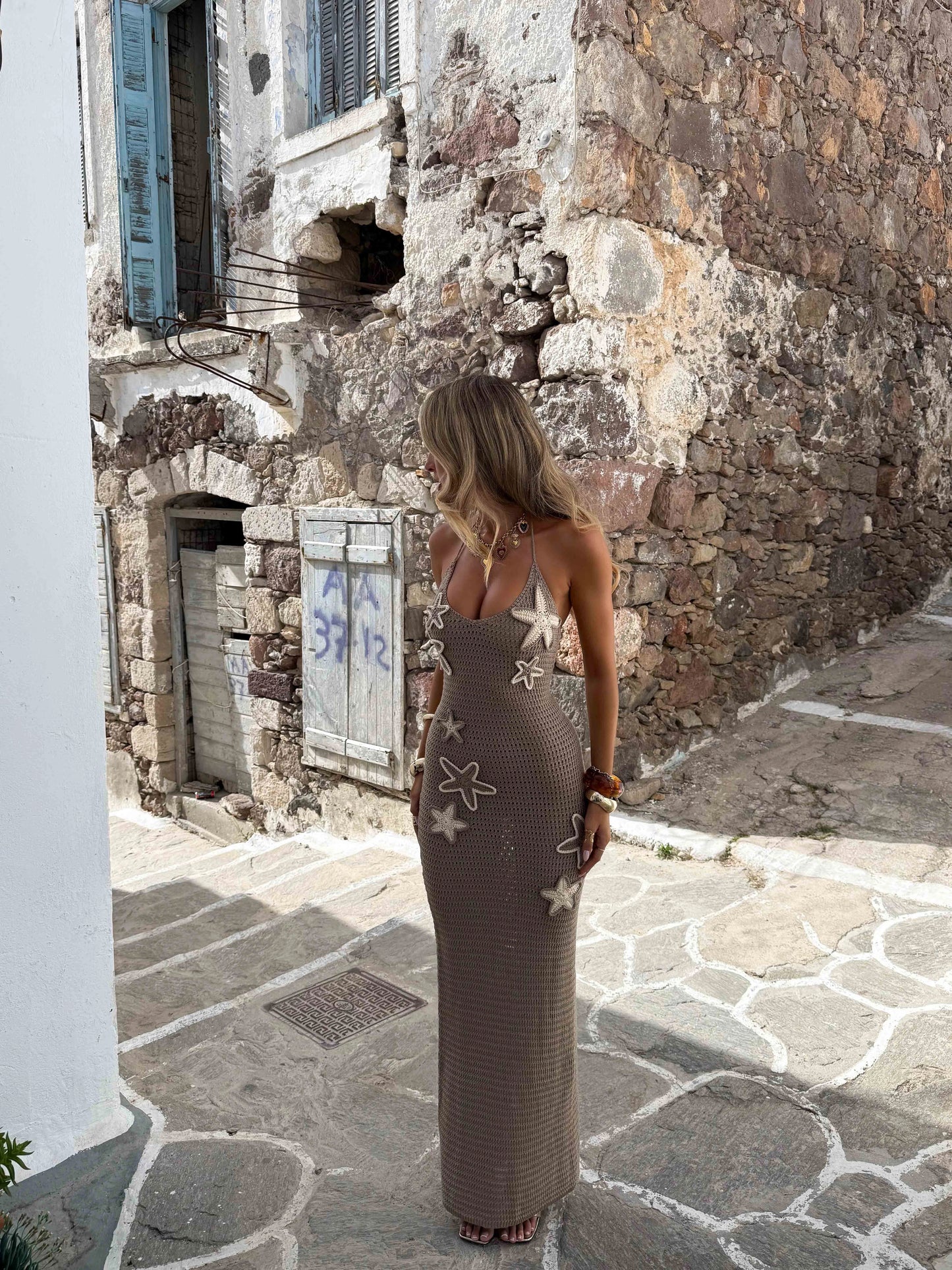 Gracefully Styled Dress for Any Occasion