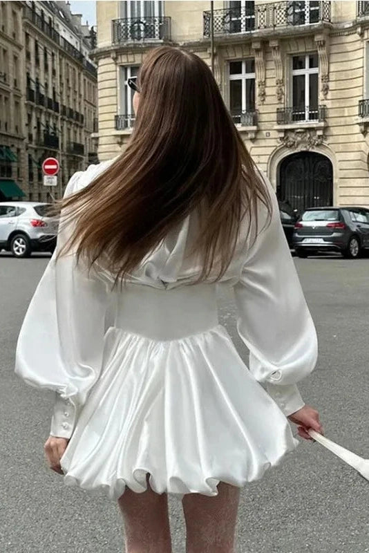 Well Tailored Dress with a Graceful Silhouette