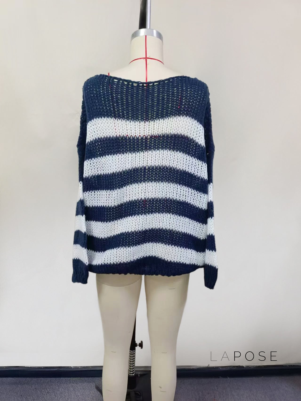 Well Tailored Sweater with a Graceful Silhouette
