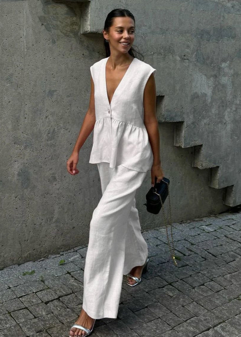 Effortlessly Elegant Garment with a Timeless Design