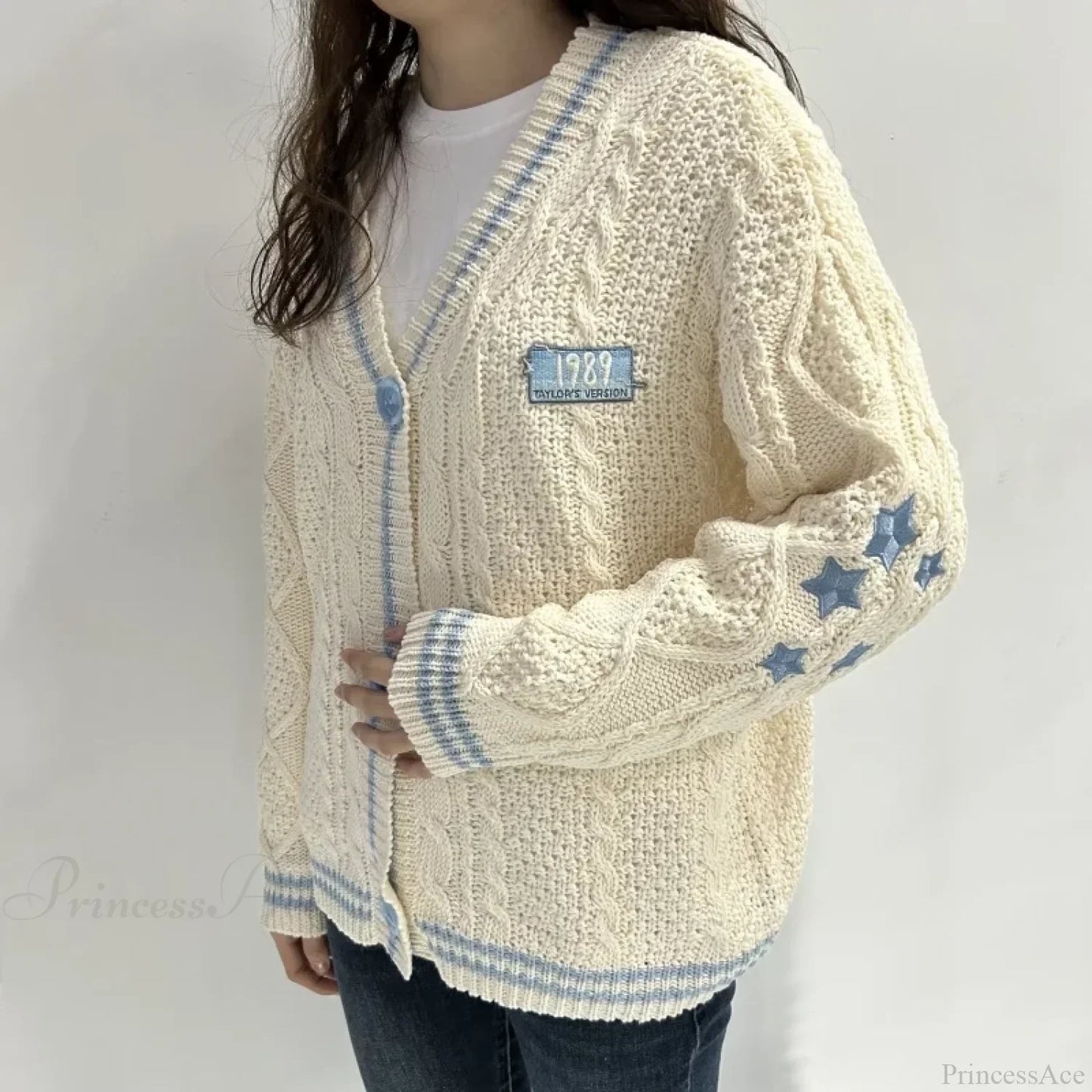 Elegantly Designed Cardigan
