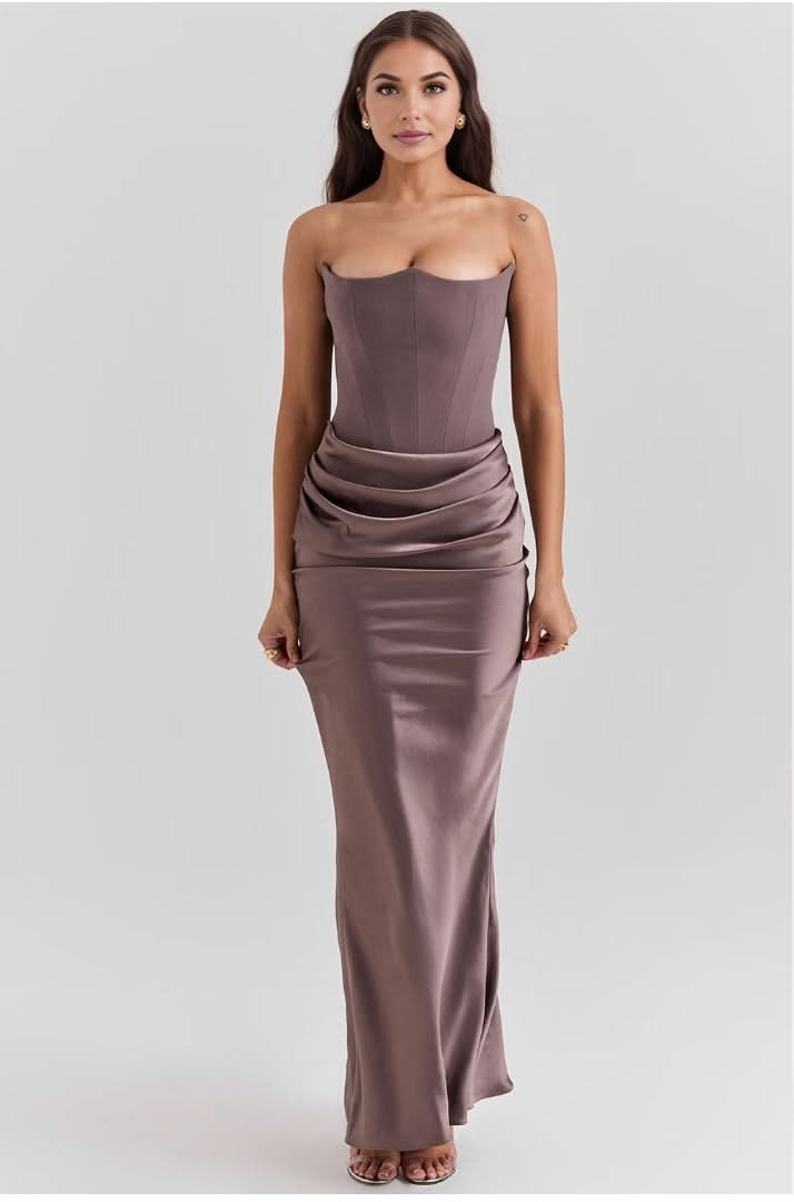 Well Tailored Dress with a Graceful Silhouette