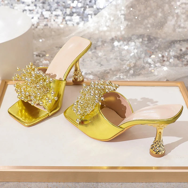 Well Tailored Heels with a Graceful Silhouette