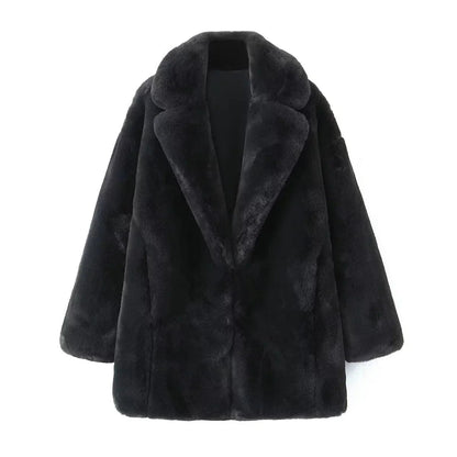 Effortlessly Elegant Coat with a Timeless Design