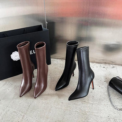 Well Tailored Boots with a Graceful Silhouette