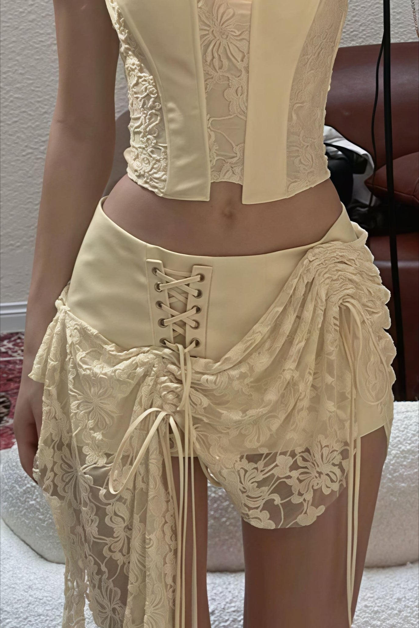 Well Tailored Top with a Graceful Silhouette
