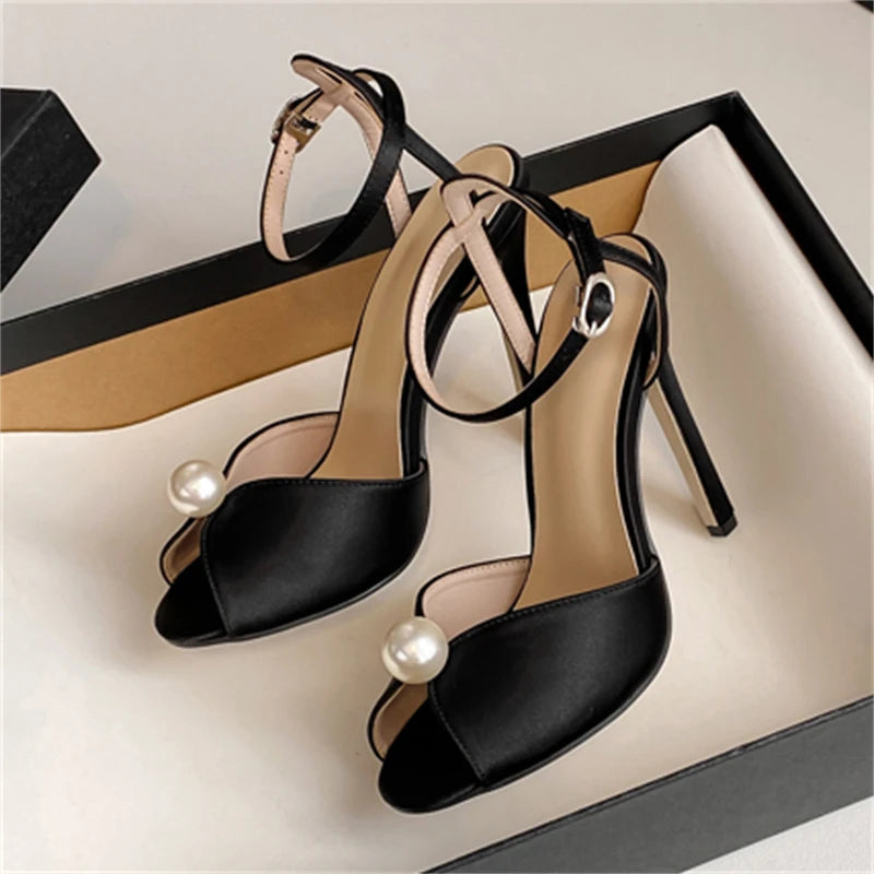 Classic Vintage Heels with a Flattering Fit