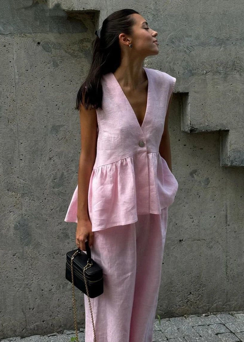 Effortlessly Elegant Garment with a Timeless Design