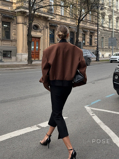 Effortlessly Elegant Jacket with a Timeless Design