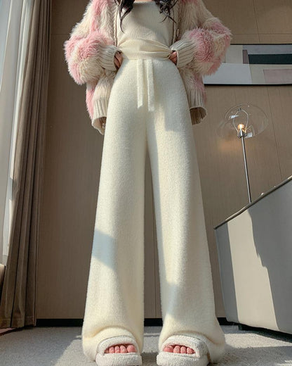Classic Vintage Pants with a Flattering Fit