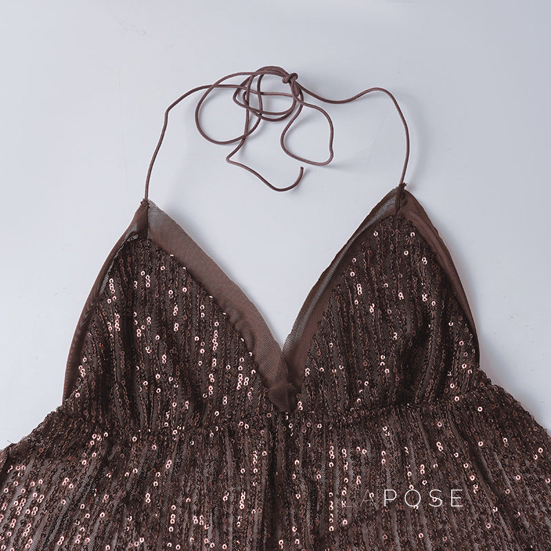 Sophisticated Garment with a Clean Classic Look