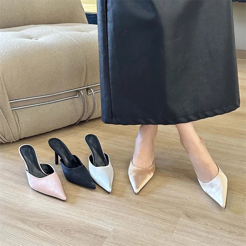 Classic Vintage Heels with a Flattering Fit
