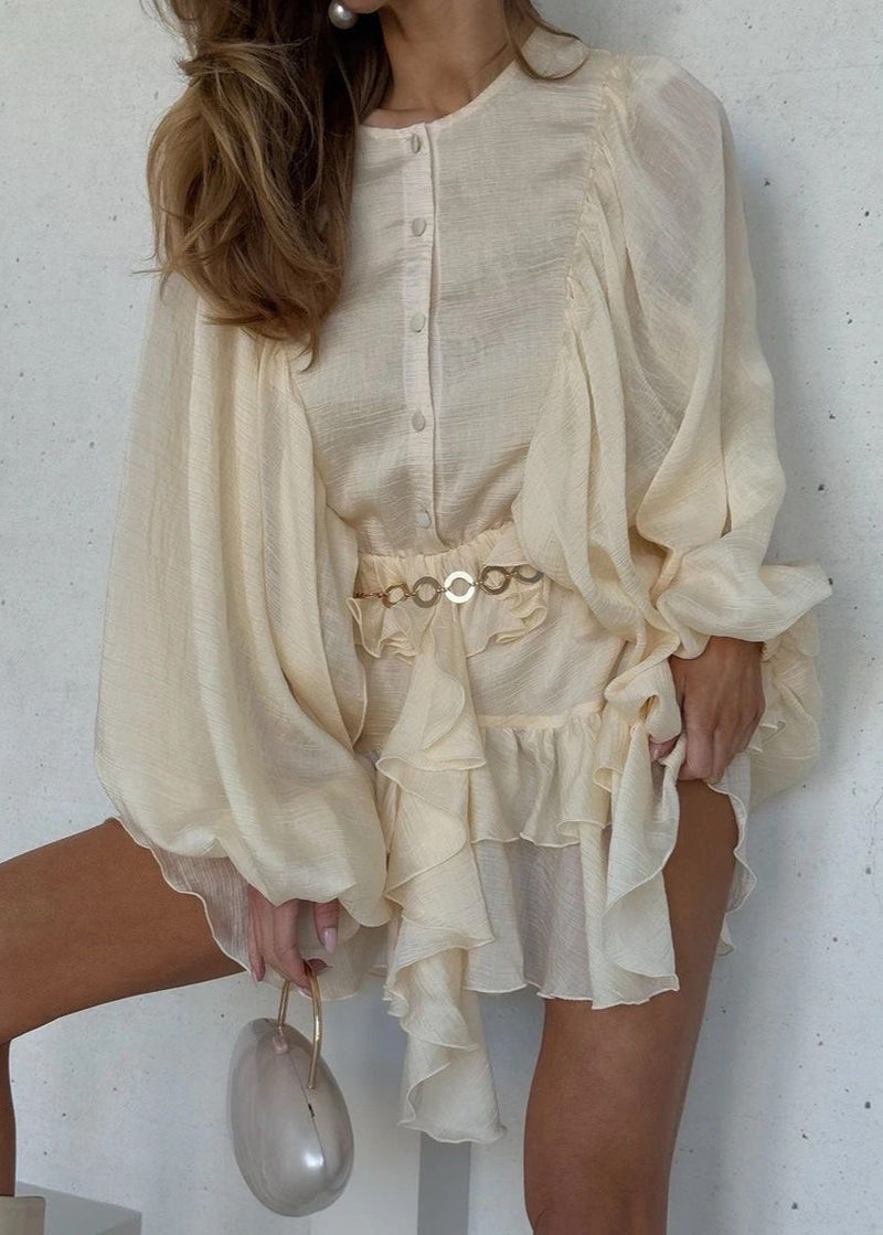 Well Tailored Dress with a Graceful Silhouette