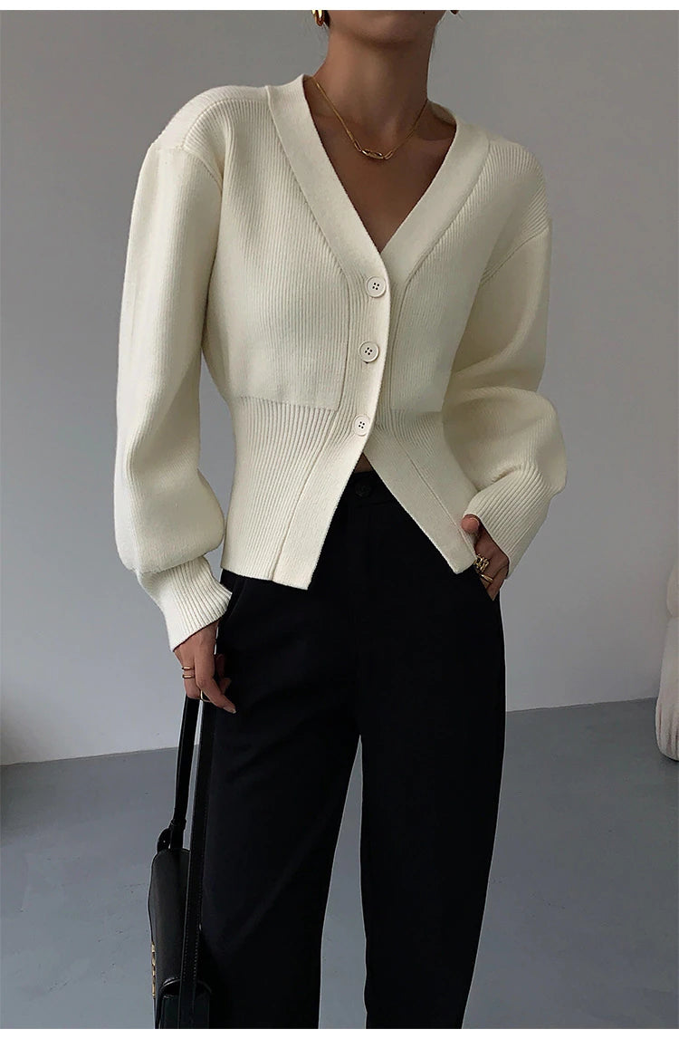 Elegantly Styled Cardigan for Everyday Wear