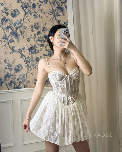 Effortlessly Elegant Dress with a Timeless Design