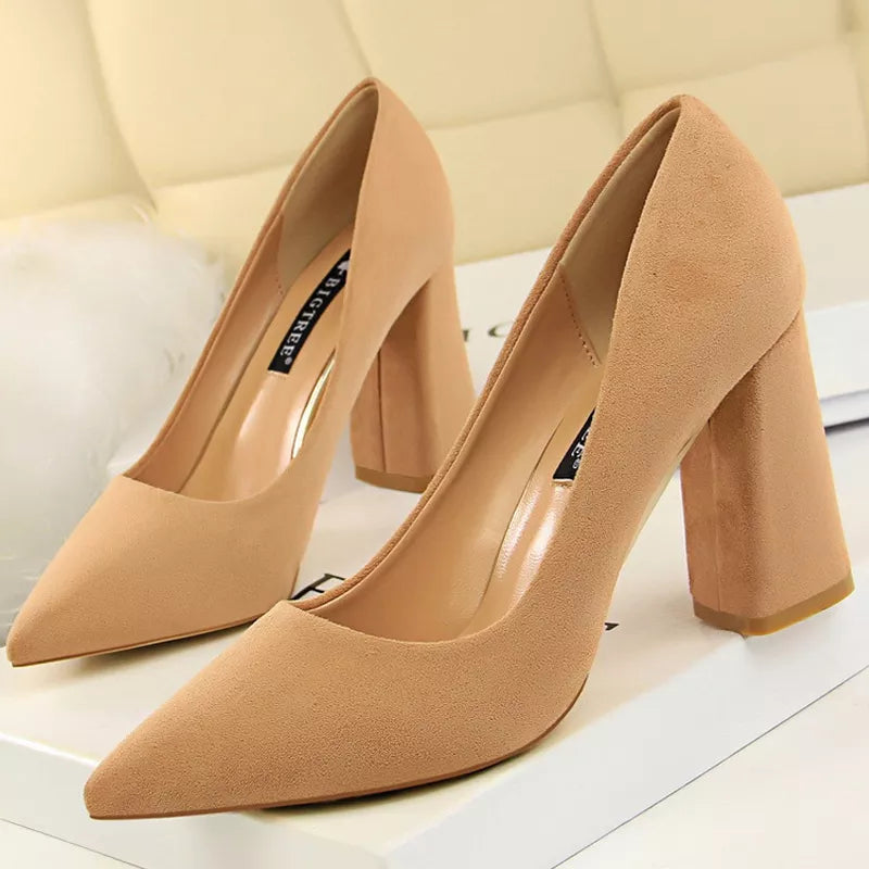 Sophisticated Garment with a Clean Classic Look
