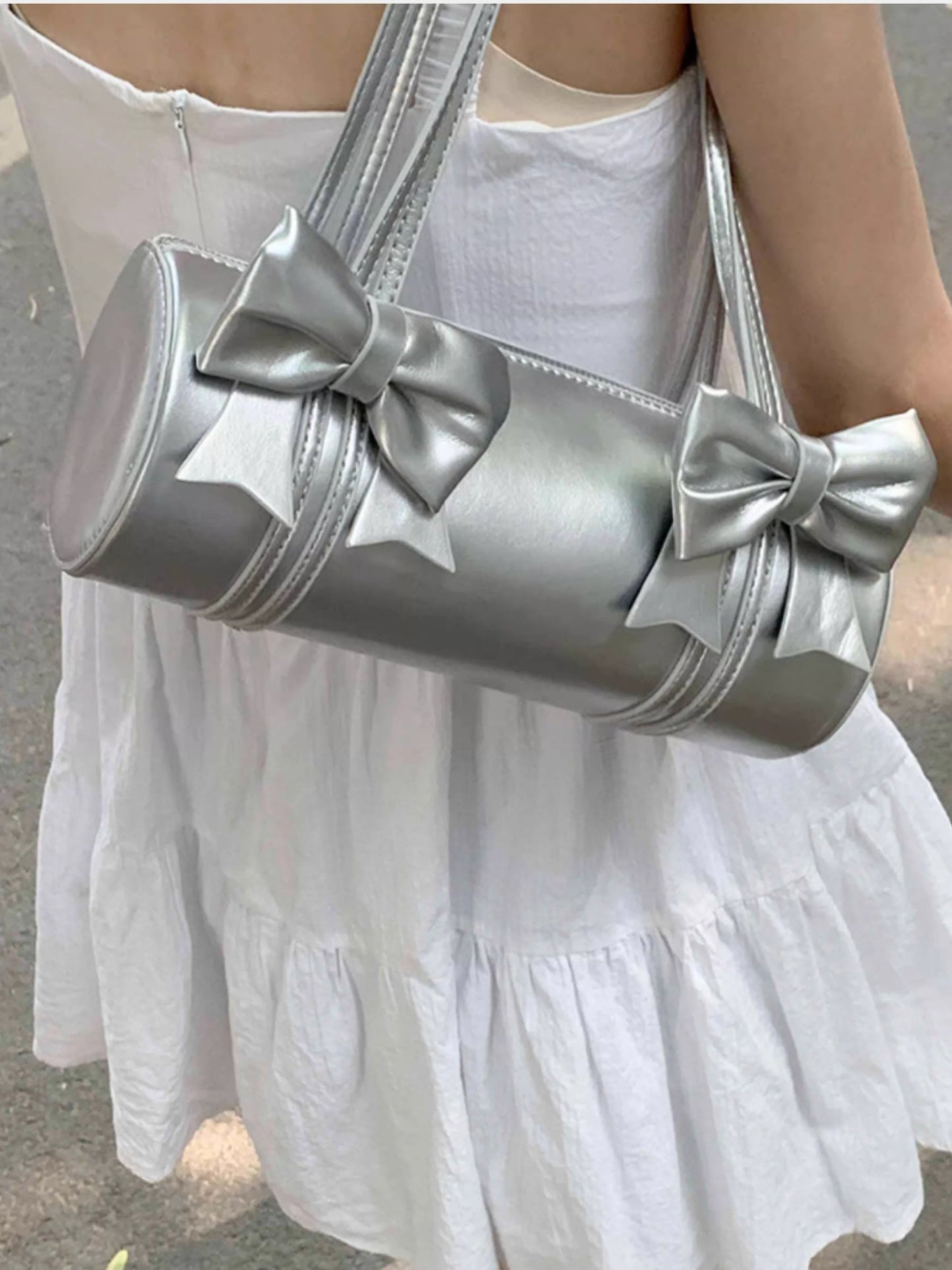 Gracefully Styled Bag for Any Occasion