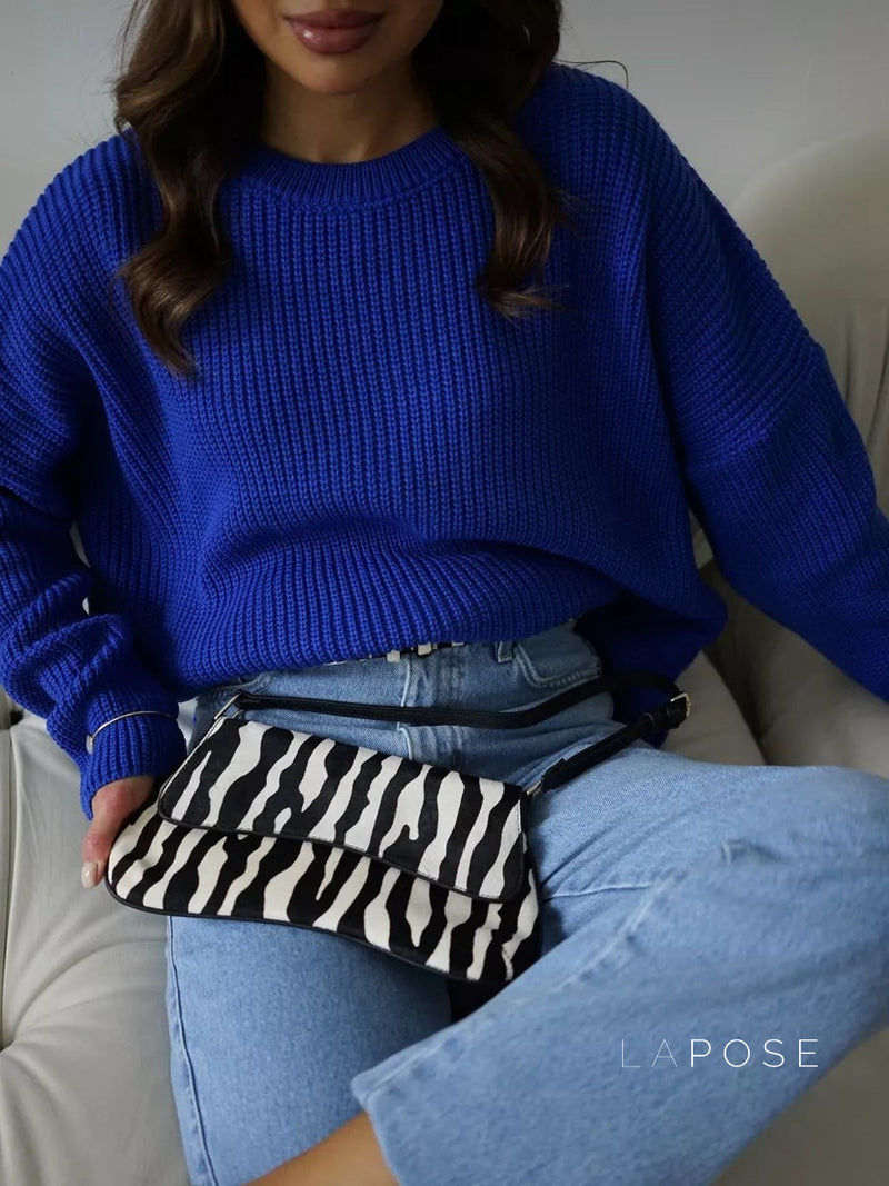 Well Tailored Sweater with a Graceful Silhouette