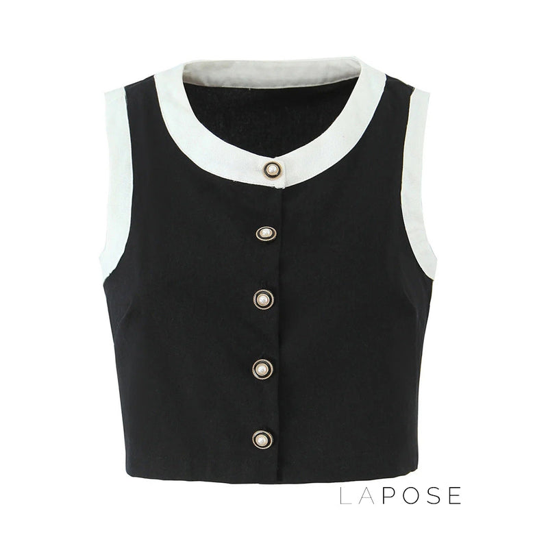Effortlessly Elegant Garment with a Timeless Design