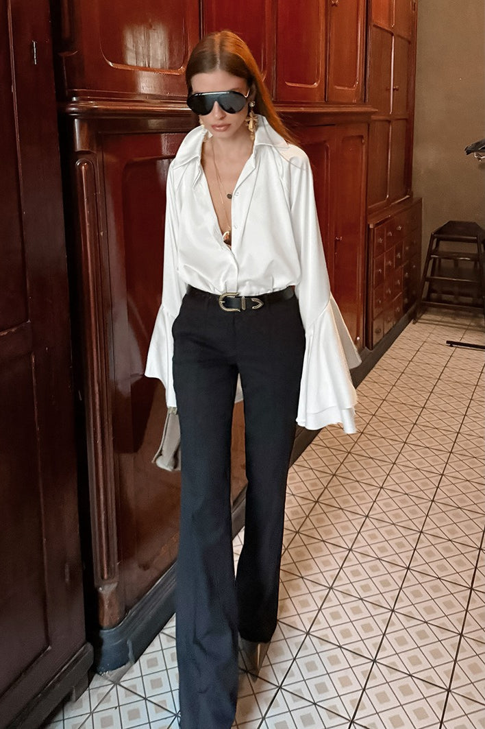 Effortlessly Elegant Blouse with a Timeless Design