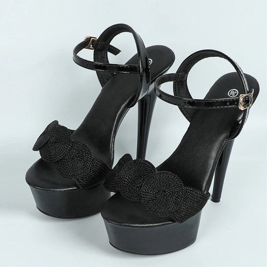 Classic Vintage Heels with a Flattering Fit