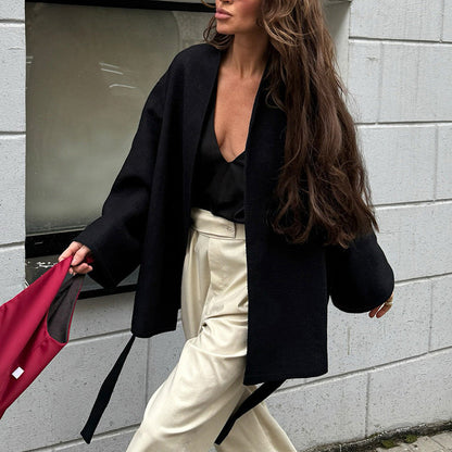 Effortlessly Elegant Jacket with a Timeless Design