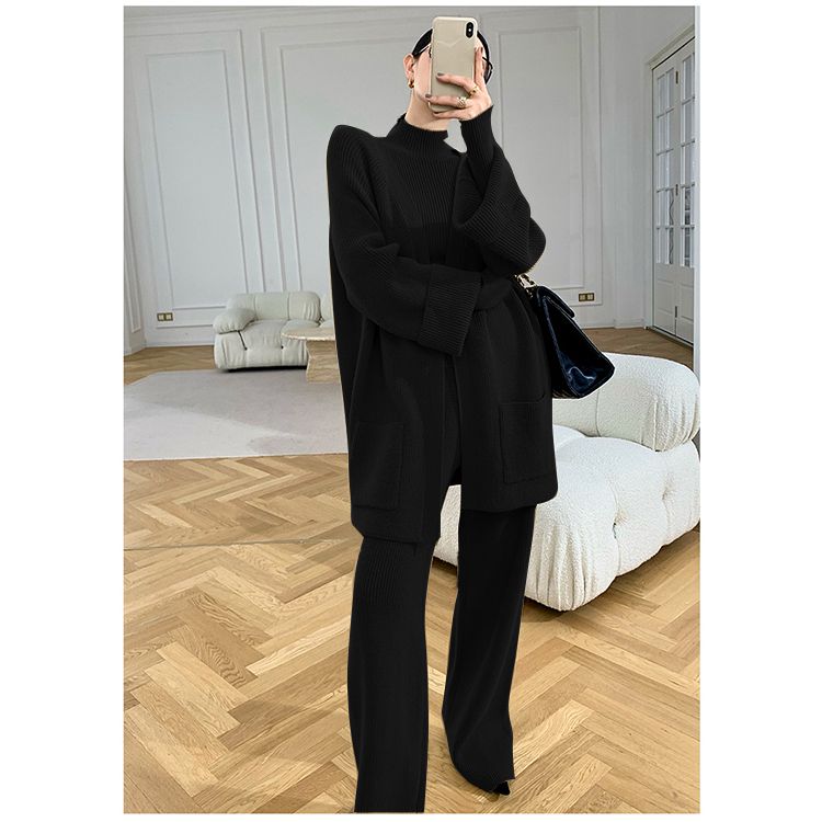 Effortlessly Elegant Garment with a Timeless Design
