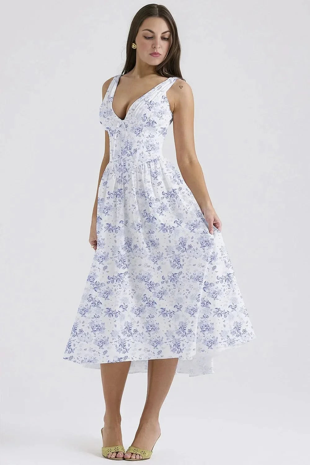 Classic Vintage Dress with a Flattering Fit