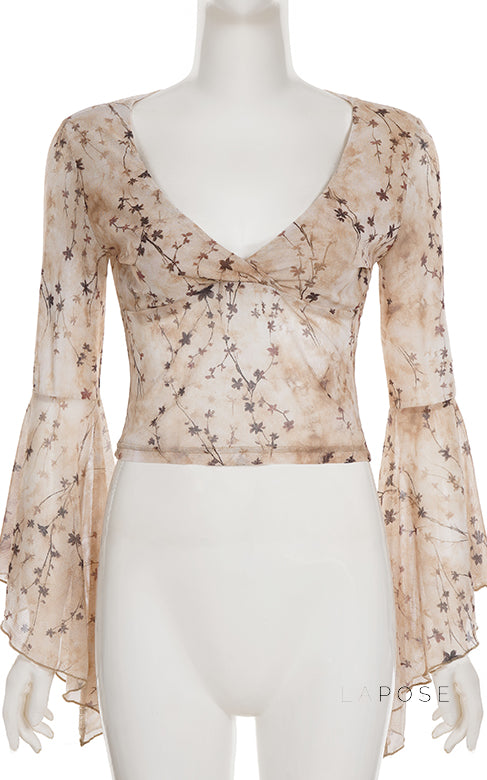 Effortlessly Elegant Top with a Timeless Design