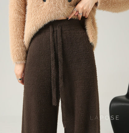 Classic Vintage Pants with a Flattering Fit