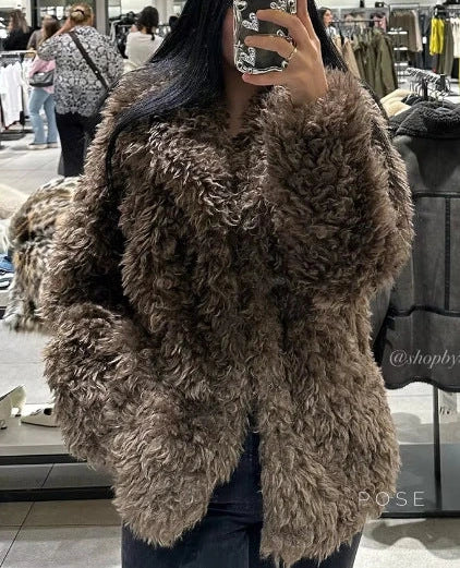 Elegantly Styled Coat for Everyday Wear