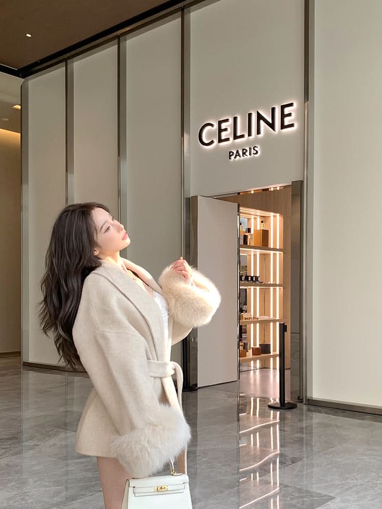 Classic Vintage Coat with a Flattering Fit