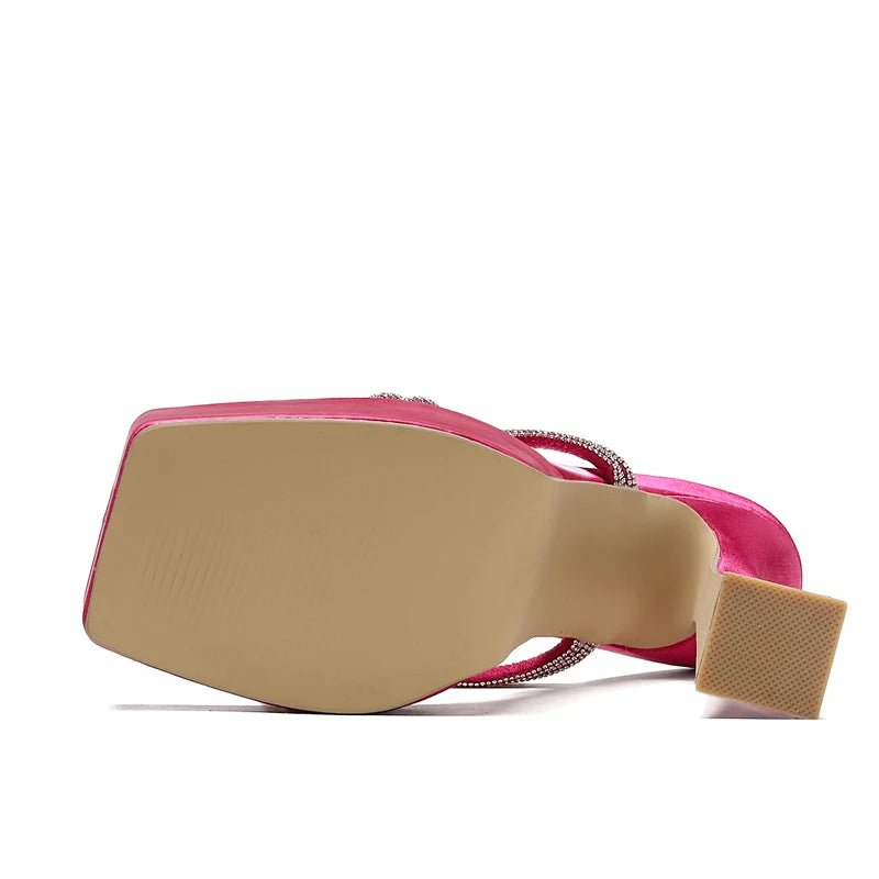 Classic Vintage Heels with a Flattering Fit