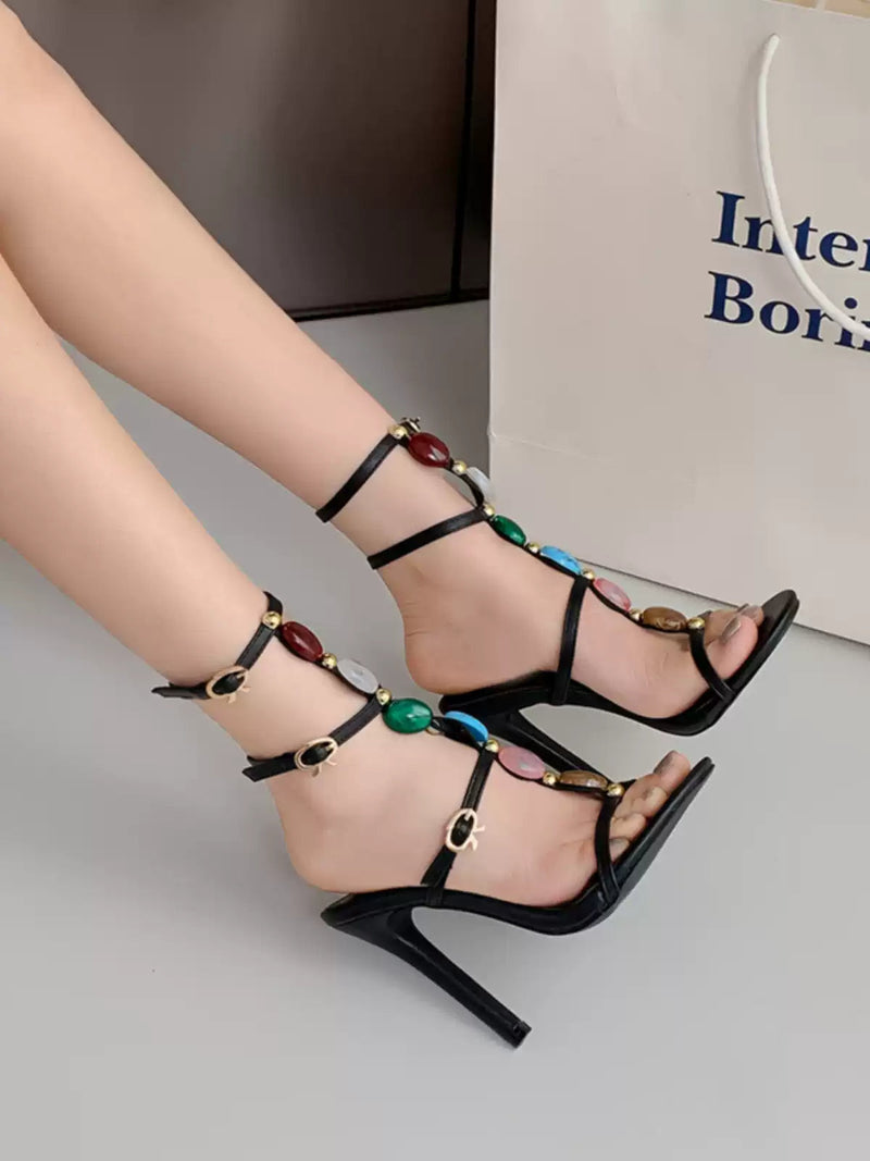 Classic Vintage Heels with a Flattering Fit