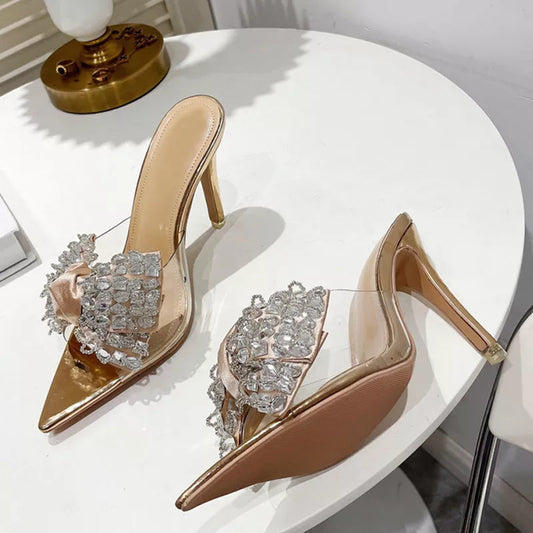 Effortlessly Elegant Heels with a Timeless Design