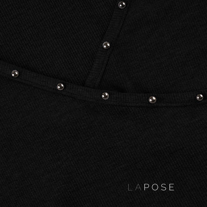 Well Tailored Sweater with a Graceful Silhouette