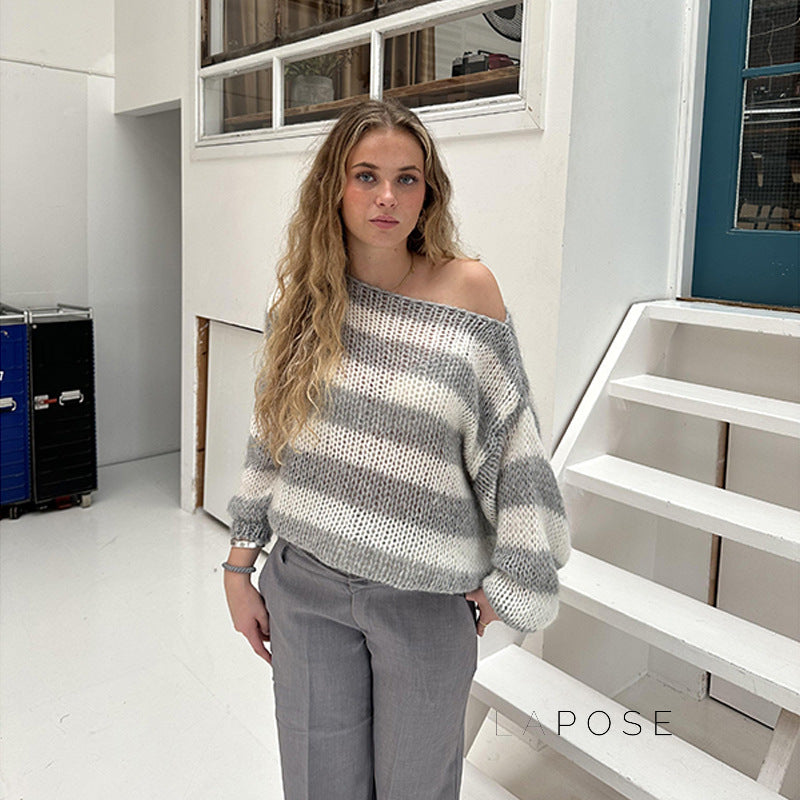 Well Tailored Sweater with a Graceful Silhouette
