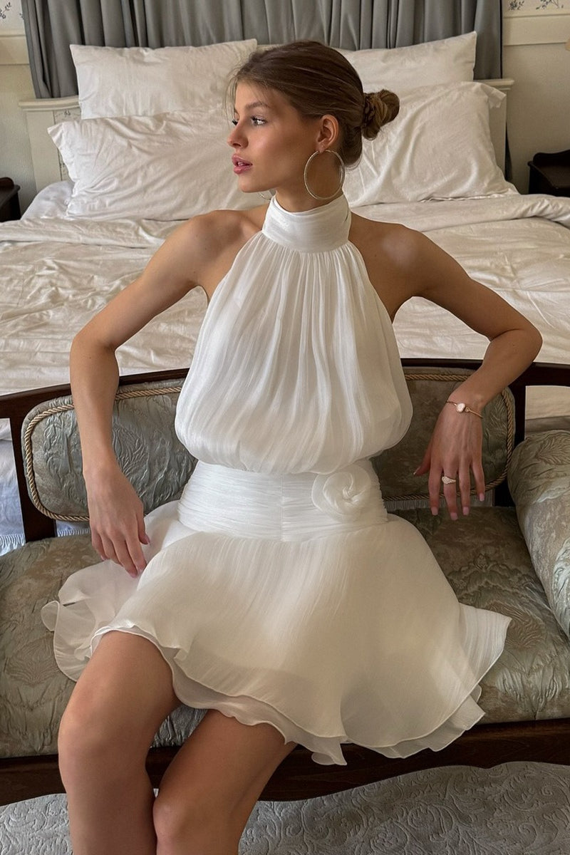 Beautifully Finished Dress in a Timeless Design