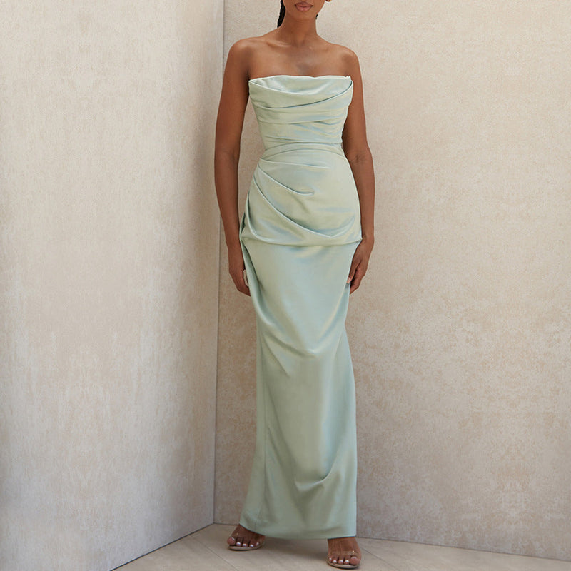 Sophisticated Garment with a Clean Classic Look