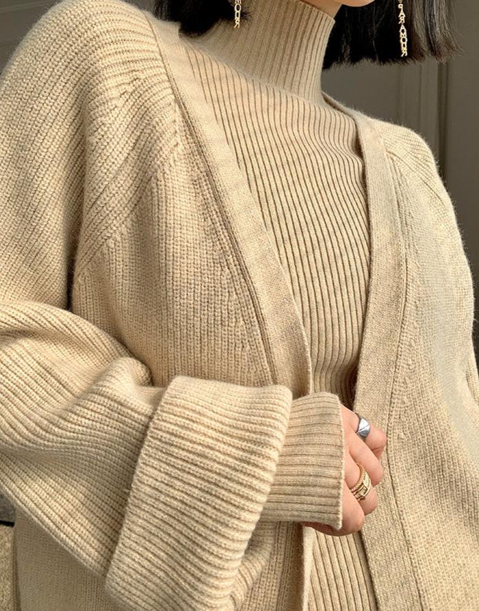 Effortlessly Elegant Garment with a Timeless Design