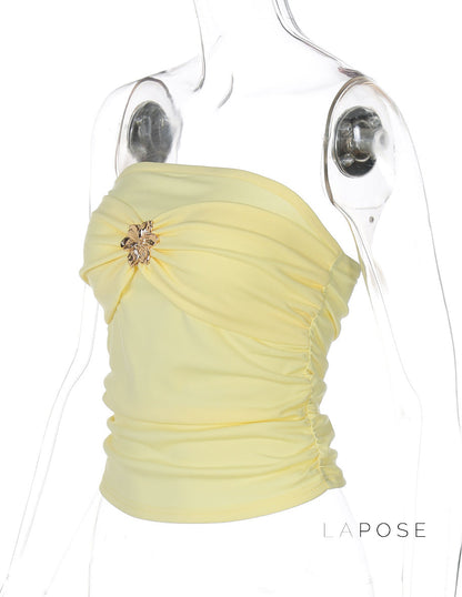 Well Tailored Top with a Graceful Silhouette