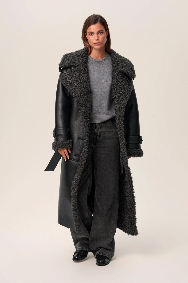 Polished Coat with an Effortless Classic Look