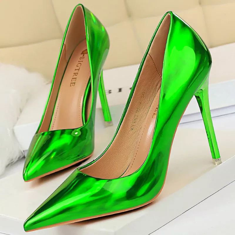 Classic Vintage Heels with a Flattering Fit